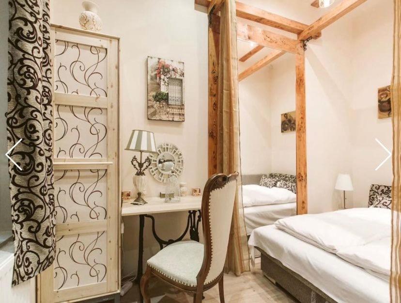 Rustic In The Jewish Quarter *